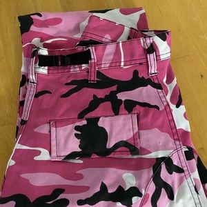 Pink camo adjustable waist pants